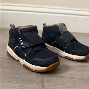 Zara baby Navy Blue hightop Kids Shoes with Velcro Straps size 26EUor 9.5US